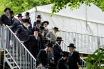 כ"ק אדמו"ר מסאטמאר שליט"א אויף מקומות הקדושים און אויפן וועג אהיים פון די מסע המלכות בוני המלוכה 