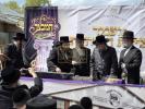 יציקת היסודות פארן נייעם בנין האדיר "משכן חוה פעסיל" אין מחנה אהל ברוך קראסנא דעם ל"ג בעומר, דערנאך מעמד הדלקה רבתי, בראשות נדבני ובוני הבנין ובראשם הגה"צ אב"ד ור"מ שליט"א נואם הכבוד: הרה"ג יוסף יעקב מאנדלאוויטש שליט"א מנהל כללי מוסדות מאנטיסעלא