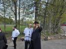 יציקת היסודות פארן נייעם בנין האדיר "משכן חוה פעסיל" אין מחנה אהל ברוך קראסנא דעם ל"ג בעומר, דערנאך מעמד הדלקה רבתי, בראשות נדבני ובוני הבנין ובראשם הגה"צ אב"ד ור"מ שליט"א נואם הכבוד: הרה"ג יוסף יעקב מאנדלאוויטש שליט"א מנהל כללי מוסדות מאנטיסעלא