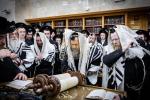 כ"ק אדמו"ר מבאבוב - 45 שליט"א באזוכט ר"ח סיון בבית מדרשו בעיר מאנסי