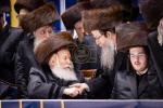 פולע גאלעריע: שמחת החתונה בחצר הקודש באבוב 