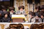 פולע גאלעריע: שמחת החתונה בחצר הקודש באבוב 