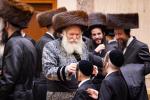 פולע גאלעריע: שמחת החתונה בחצר הקודש באבוב 