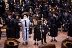 פולע גאלעריע: שמחת החתונה בחצר הקודש באבוב 