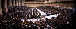 פולע גאלעריע: שמחת החתונה בחצר הקודש באבוב 