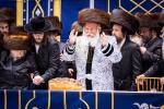 פולע גאלעריע: שמחת החתונה בחצר הקודש באבוב 