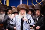 פולע גאלעריע: שמחת החתונה בחצר הקודש באבוב 