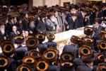 פולע גאלעריע: שמחת החתונה בחצר הקודש באבוב 
