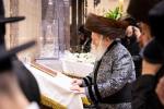 פולע גאלעריע: שמחת החתונה בחצר הקודש באבוב 