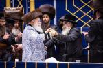 פולע גאלעריע: שמחת החתונה בחצר הקודש באבוב 