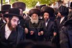פולע גאלעריע: שמחת החתונה בחצר הקודש באבוב 