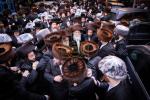 פולע גאלעריע: שמחת החתונה בחצר הקודש באבוב 