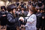 פולע גאלעריע: שמחת החתונה בחצר הקודש באבוב 