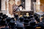כ"ק אדמו"ר מצאנז קלויזענבורג שליט"א טרעט אויף מיט דברות קודש הכנה לחג השבועות פאר תלמידי ישיבת צאנז קלויזענבוג 