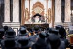 כ"ק אדמו"ר מצאנז קלויזענבורג שליט"א טרעט אויף מיט דברות קודש הכנה לחג השבועות פאר תלמידי ישיבת צאנז קלויזענבוג 