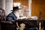 כ"ק אדמו"ר מצאנז קלויזענבורג שליט"א טרעט אויף מיט דברות קודש הכנה לחג השבועות פאר תלמידי ישיבת צאנז קלויזענבוג 