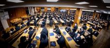 כ"ק אדמו"ר מצאנז קלויזענבורג שליט"א טרעט אויף מיט דברות קודש הכנה לחג השבועות פאר תלמידי ישיבת צאנז קלויזענבוג 