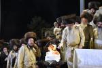  פולע גאלעריע: שבת בהעלותך אין מירון בראשות כ"ק אדמו"ר מלעלוב שליט"א