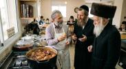 כ"ק מרן ראב"ד סקווירא שליט"א אן איי מיט בלוט אינעם טשולנט טאפ &ndash; וואס איז דער דין?