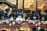 בילדער און ווידיאוס:גרויסארטיגע מעמד הכנסת ספר תורה דורך כ"ק אדמו"ר מוויזניץ שליט"א 