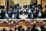 בילדער און ווידיאוס:גרויסארטיגע מעמד הכנסת ספר תורה דורך כ"ק אדמו"ר מוויזניץ שליט"א 