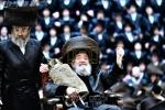 בילדער און ווידיאוס:גרויסארטיגע מעמד הכנסת ספר תורה דורך כ"ק אדמו"ר מוויזניץ שליט"א 