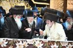 בילדער און ווידיאוס:גרויסארטיגע מעמד הכנסת ספר תורה דורך כ"ק אדמו"ר מוויזניץ שליט"א 