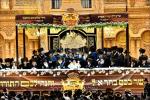 בילדער און ווידיאוס:גרויסארטיגע מעמד הכנסת ספר תורה דורך כ"ק אדמו"ר מוויזניץ שליט"א 