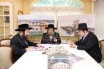 מעמד חתימת שטרת לרגל קניית זכות בית המדרש "בית בן ציון" במחנה אהל ברוך קראסנא