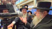 תורתו אומנותו: הרה"ג ר' איטשע ראזענבוים און הרה"ג ר' מאיר צבי צוויבל ביים סאטמארער עקספא