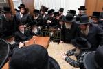 כ"ק אדמו"ר מסאטמאר שליט"א איז מנחם אבל ביים שוואגער כ"ק אדמו"ר מסקווירא שליט"א נאכן פטירה פון די שוועסטער