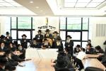 קביעת מזוזה היכל התורה - היכל שמואל בביהמ"ד הגדול קרית יואל