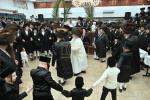 הכנסת ספר תורה בחצר הקודש סאסוב