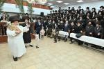 הכנסת ספר תורה בחצר הקודש סאסוב