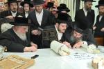 הכנסת ספר תורה בחצר הקודש סאסוב