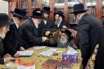 הגה"צ אב"ד סאטמאר ירושלים שליט"א און חברי ועד קרן הבנין ביי כ"ק אדמו"ר מסאטמאר שליט"א 
