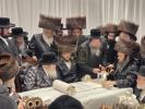 מעמד כתיבת האותיות און תהלוכת הספר תורה אינעם ספר תורה וואס ווערט אריינגעגעבן דורך הנגיד ר' ליפא פריעדמאן הי"ו,* צום בנין הת"ת בנין ליפא פריעדמאן שע"י מוסדות סאטמאר אין בארא פארק