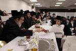 חומש סעודה תלמוד תורה פאפא ב"פ בראשות כ"ק אדמו"ר מפאפא שליט"א 