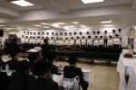 חומש סעודה תלמוד תורה פאפא ב"פ בראשות כ"ק אדמו"ר מפאפא שליט"א 