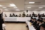 חומש סעודה תלמוד תורה פאפא ב"פ בראשות כ"ק אדמו"ר מפאפא שליט"א 