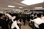 חומש סעודה תלמוד תורה פאפא ב"פ בראשות כ"ק אדמו"ר מפאפא שליט"א 