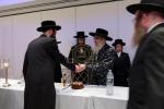 כ"ק אדמו"ר מסאטמאר שליט"א ביים שמחת הבר מצוה פון הב' בן הרה"ג ר' יואל מייזליש שליט"א - רב דביהמ"ד ברך משה סיגוט, בן גיסו הגה"צ גאב"ד סאטמאר מאנטריאל שליט"א, אין די זאלן פון גני קליין