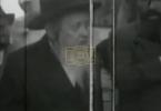Main image for היסטארישע ווידיאו פון א מחאה קעגן גזירת גיוס בנות, וואו עס האבן זיך באטייליגט מרן דער חזון איש, דער טשעבינער רב, דער בית ישראל מגור, און נאך פילע גדולי ישראל.