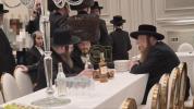 הגה"צ אב"ד סאטמאר וויליאמסבורג שליט"א וגבאי אביו כ"ק אדמו"ר  סאטמאר שליט"א  זענען זיך משתתף ביים שמחת החתונה פון בת  הנגיד ר' ליפא פריעדמאן ני"ו