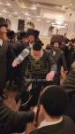 Main image for ר' יאסל גוטפארב פון זכרון משה אין מאה שערים מאכט לעבעדיג ביי א חתונה אין לעיקוואד 
