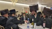 הגה"צ ראש ישיבת סאטמאר בני ברק שליט"א אויף א בליץ באזוך אין ניו יארק לרגל די חתונה בבית הרבני הנגיד שמעון ישראל קליין הי"ו פון וויליאמסבורג