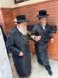 כ"ק גאב"ד מאקאווא שליט"א ביים ציון הקדוש אין קערעסטיר 