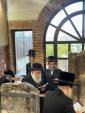 כ"ק גאב"ד מאקאווא שליט"א ביים ציון הקדוש אין קערעסטיר 
