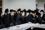  כ"ק אדמו"ר מצאנז קלויזענבורג שליט"א ביים קביעת מזוזה אינעם נייעם בנין ביהמ"ד צאנז קלויזענבורג שכונת בעיטס אין מאנסי