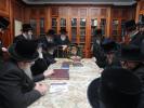 הנהלת ערבים USA  בבית כק אדמו"ר מפאפא שליט"א 